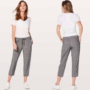 Lululemon Final Day Crop Pants size 6 23" Inseam Pull-on Pockets Lightweight